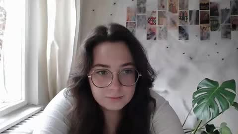 Snapshot of you_aurora chatting on 18, 11, 2025 Aurora online show from 18, 11, 2025