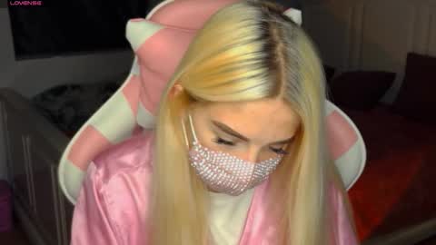 Snapshot of your___barbie chatting on 6, 1, 2025 Barbie online show from 6, 1, 2025