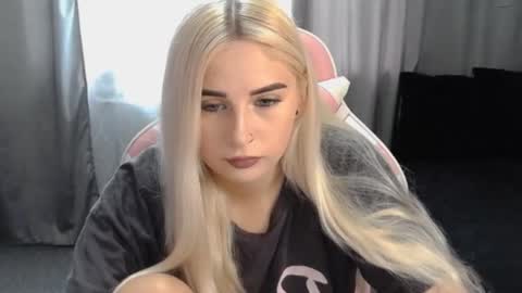 Snapshot of your___barbie chatting on 9, 9, 2025 Barbie online show from 9, 9, 2025