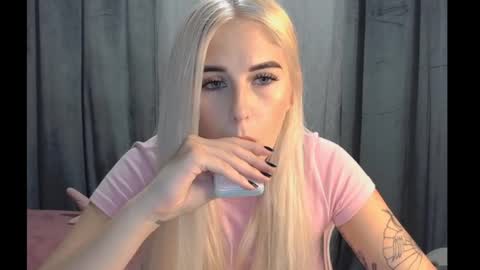 Snapshot of your___barbie chatting on 29, 10, 2025 Barbie online show from 29, 10, 2025