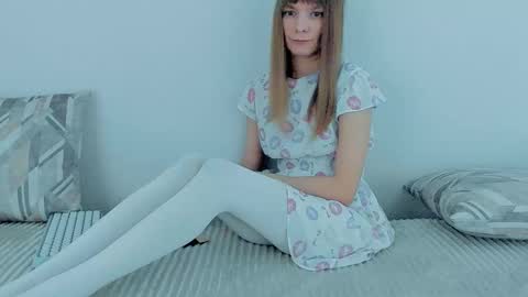 Snapshot of your_caramelka chatting on 23, 11, 2025 Lily online show from 23, 11, 2025
