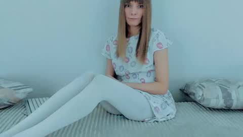 Snapshot of your_caramelka chatting on 1, 12, 2025 Lily online show from 1, 12, 2025