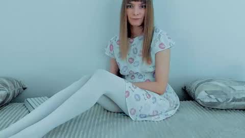 Snapshot of your_caramelka chatting on 14, 12, 2025 Lily online show from 14, 12, 2025