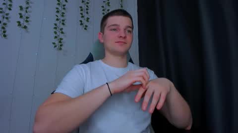 Snapshot of your_claddagh chatting on 16, 12, 2025 your_claddagh online show from 16, 12, 2025