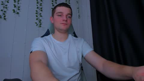 Snapshot of your_claddagh chatting on 18, 12, 2025 your_claddagh online show from 18, 12, 2025