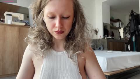 Snapshot of your_coraline_ chatting on 28, 12, 2024 your_coraline_ online show from 28, 12, 2024