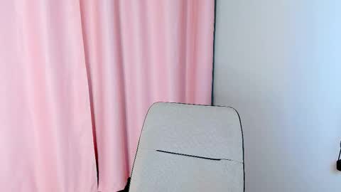 Snapshot of your_cute_aisha chatting on 4, 10, 2025 your_cute_aisha online show from 4, 10, 2025