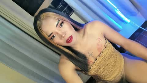 Snapshot of your_girl_yeka chatting on 19, 6, 2026 your_girl_yeka online show from 19, 6, 2026