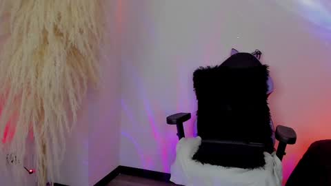 Cami independent model online show from 2, 2, 2025