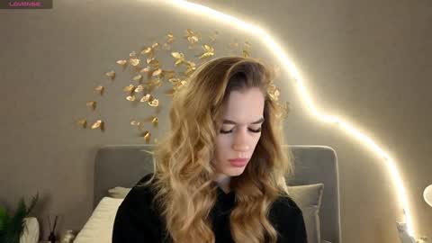 Jessica Loyd online show from 1, 2, 2025