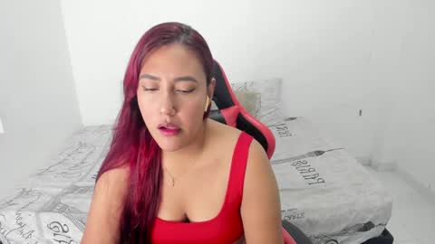 EMILY independent model online show from 4, 1, 2025