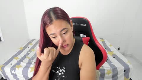 EMILY independent model online show from 18, 1, 2025