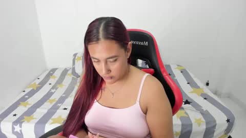 EMILY independent model online show from 19, 1, 2025