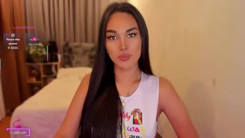 Miss Larah online show from 2, 4, 2026