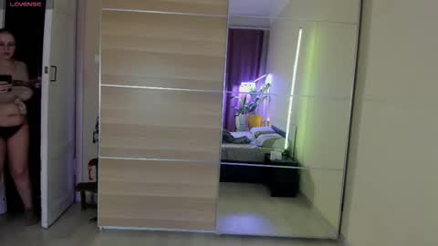 Pennyy online show from 4, 3, 2026