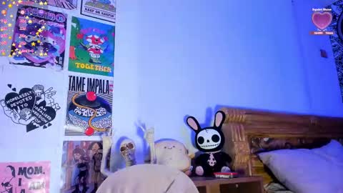 Daniela  Help me reach 100 likes online show from 5, 10, 2025