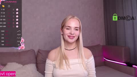 Snapshot of your_sweetie_ chatting on 7, 12, 2024 Lolli Instagram lollii 1 online show from 7, 12, 2024