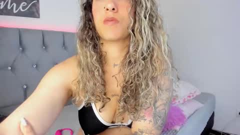 Snapshot of your_traviesa chatting on 5, 10, 2025 Melina online show from 5, 10, 2025