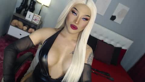 TRICXIEBELLE online show from 20, 11, 2025