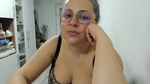 Snapshot of your_victoria chatting on 13, 2, 2025 Your Victoria online show from 13, 2, 2025