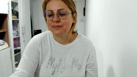 Snapshot of your_victoria chatting on 30, 10, 2025 Your Victoria online show from 30, 10, 2025