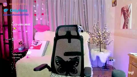 Snapshot of your_wild_amazon_forever chatting on 18, 2, 2025 you can call baby Anna my goddess online show from 18, 2, 2025