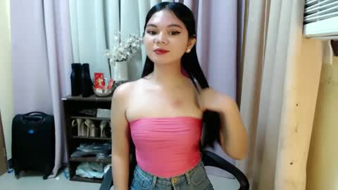 Snapshot of yourangelictransgirl chatting on 29, 12, 2024 Hi its me Yna online show from 29, 12, 2024