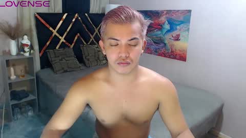 Snapshot of yourasian_bradley chatting on 30, 10, 2025 yourasian_bradley online show from 30, 10, 2025