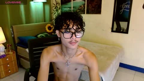 Snapshot of yourasiancarl chatting on 3, 11, 2025 yourasiancarl online show from 3, 11, 2025