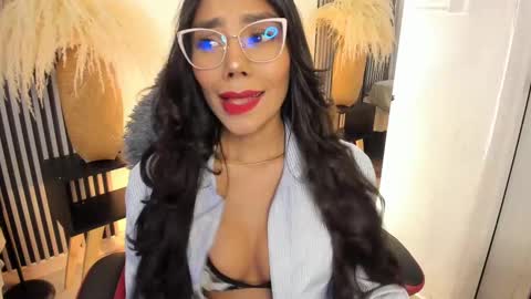 Selena online show from 27, 2, 2025