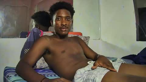 Yourdaddy2005 online show from 27, 3, 2026