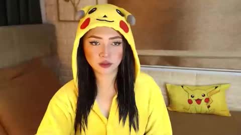 Snapshot of yourdevilsweettsx chatting on 12, 9, 2025 JEN online show from 12, 9, 2025