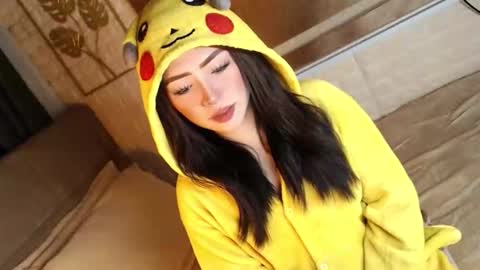 Snapshot of yourdevilsweettsx chatting on 28, 10, 2025 JEN online show from 28, 10, 2025