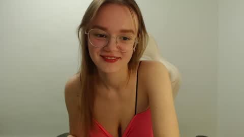 Snapshot of yourdreamray chatting on 18, 7, 2026 Lana online show from 18, 7, 2026