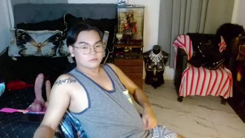 Snapshot of yourfemboitinydick chatting on 5, 7, 2026 Fem boi Nards online show from 5, 7, 2026