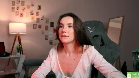 Chloe online show from 8, 11, 2025