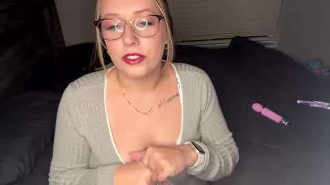 Amanda Ivy online show from 9, 9, 2025