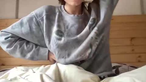 Snapshot of yourgirlaurora chatting on 4, 4, 2026 yourgirlaurora online show from 4, 4, 2026