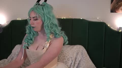 Sarlei Sar-uh-lie online show from 25, 10, 2025