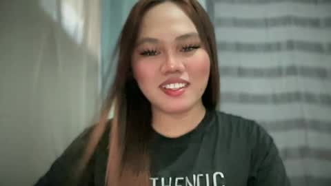 yourhotgirl_lyn online show from 23, 6, 2026