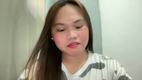yourhotgirl_lyn online show from 30, 7, 2026
