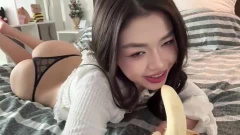 yourlittlesunrise_ online show from 15, 2, 2026