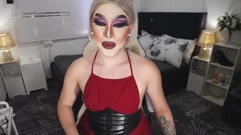 Snapshot of yourlivingonurdream chatting on 5, 1, 2025 -- online show from 5, 1, 2025