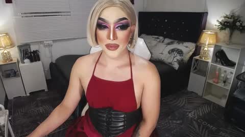 Snapshot of yourlivingonurdream chatting on 16, 1, 2025 -- online show from 16, 1, 2025