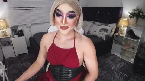 Snapshot of yourlivingonurdream chatting on 17, 1, 2025 -- online show from 17, 1, 2025