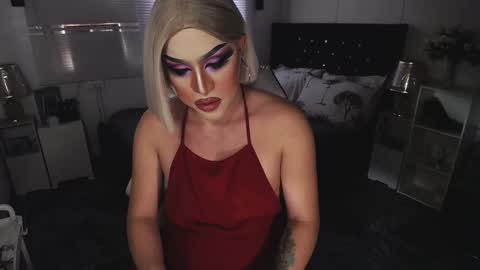 Snapshot of yourlivingonurdream chatting on 19, 1, 2025 -- online show from 19, 1, 2025