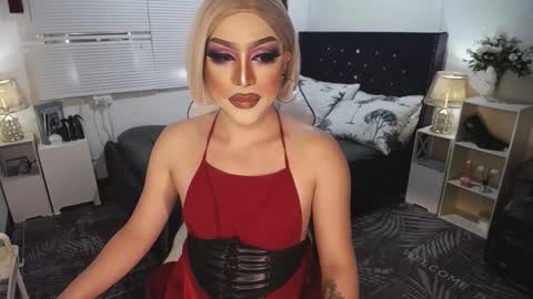 Snapshot of yourlivingonurdream chatting on 21, 1, 2025 -- online show from 21, 1, 2025