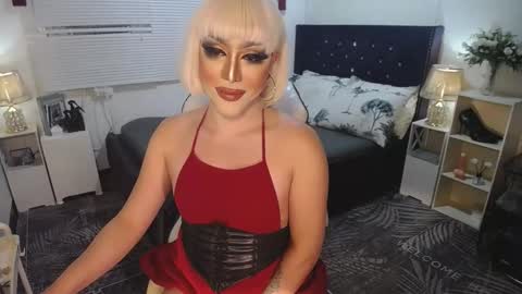 Snapshot of yourlivingonurdream chatting on 25, 1, 2025 -- online show from 25, 1, 2025