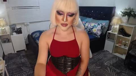 Snapshot of yourlivingonurdream chatting on 3, 2, 2025 -- online show from 3, 2, 2025