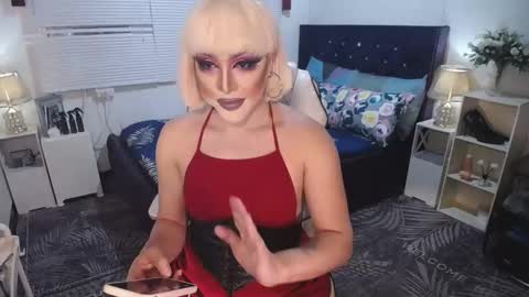 Snapshot of yourlivingonurdream chatting on 6, 2, 2025 -- online show from 6, 2, 2025